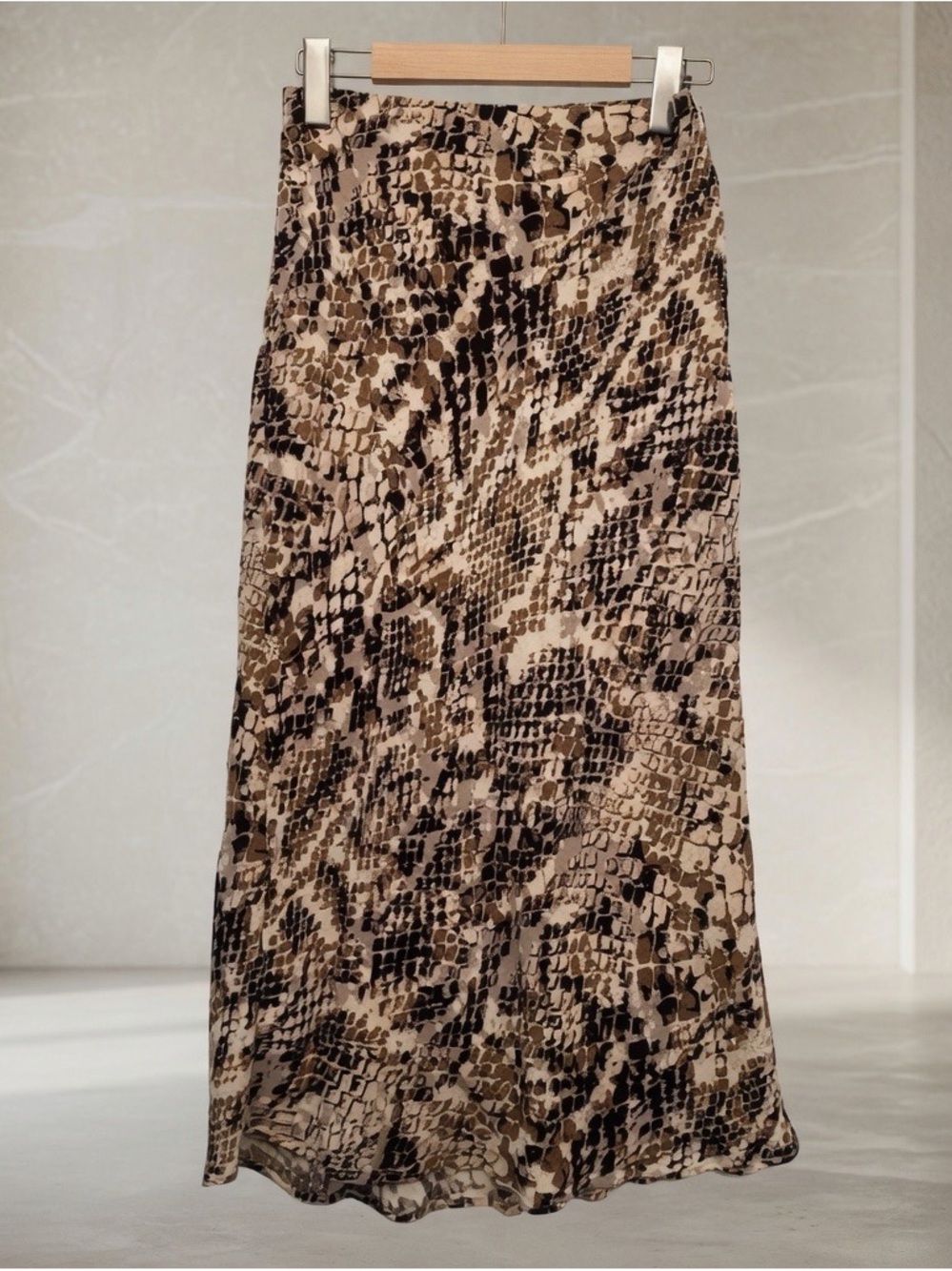 Anthropologie
Anthropologie- Brown Tan Midi
Slip Skirt